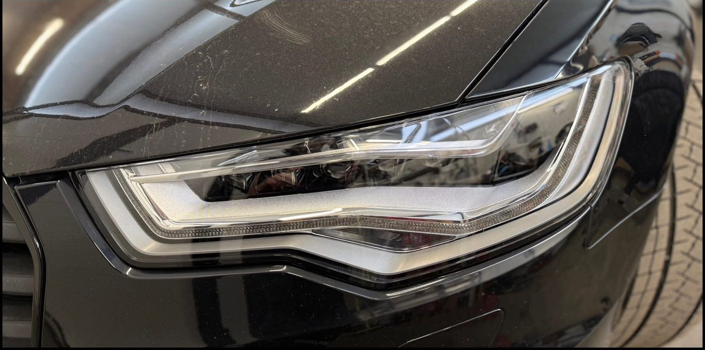 Прозрачен фар на Audi A6 след полиране и UV защита