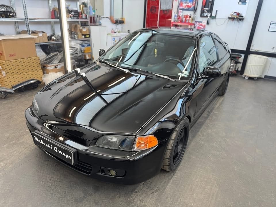 Honda Civic EJ1 след полиране на лаковото покритие и керамична защита