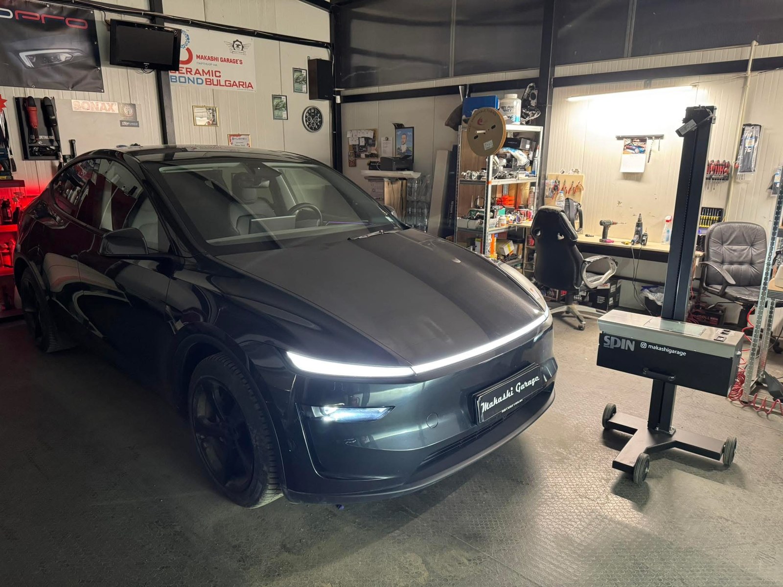Tesla на диагностика в Makashi Garage — работим и с електромобили
